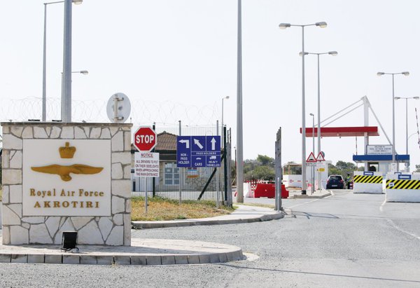 Κυπριακό: Αφού επιλέξαμε την «αμερικανική πλευρά της Ιστορίας», ιδού η ευκαιρία για να εκδιώξουμε τις βρετανικές Βάσεις…