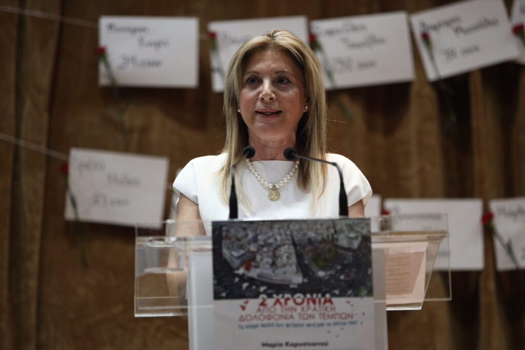 «Πύρινη» ομιλία της Καρυστιανού στο Πάντειο με ευθείες βολές κατά του Μητσοτάκη: «Ήρθε η στιγμή να αλλάξουν τα πάντα» - «Υπόλογο καθεστώς η κυβέρνηση» - Κατάμεστο το Πάντειο στην εκδήλωση για τα Τέμπη...