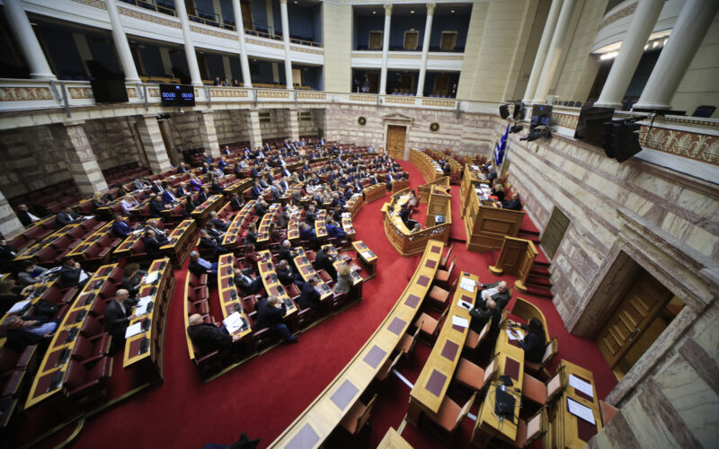 Η πρόταση δυσπιστίας αποτελεί το αποκορύφωμα της υποκρισίας ολόκληρου του πολιτικού συστήματος…