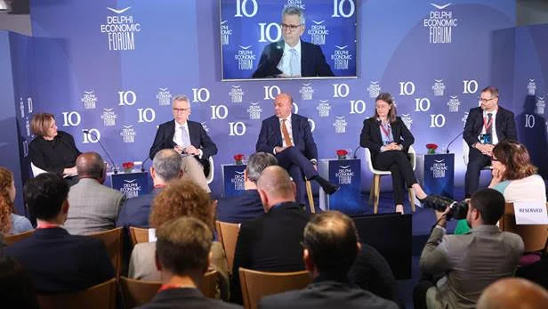 Forum Δελφών: «Πολιτικό πλυντήριο εθνομηδενισμού», όπως λέμε Forum Davos και λέσχη Bilderberg…