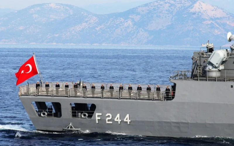 Η Τουρκία μας απειλεί ξανά με στρατιωτική επέμβαση αν συνεχιστεί το έργο ηλεκτρικής διασύνδεσης Ελλάδος – Κύπρου – Ισραήλ: «Καμία έρευνα χωρίς τη συγκατάθεσή μας εντός της υφαλοκρηπίδας μας – Δεν θα διστάσουμε να χρησιμοποιήσουμε τη δύναμή μας»…