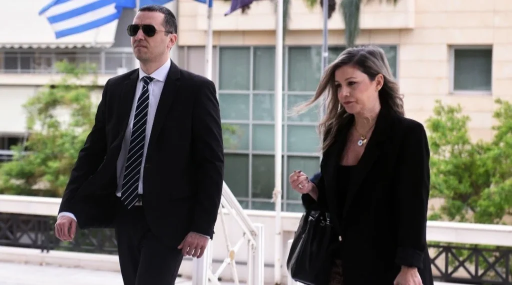 Αθώος ο Ηλίας Κασιδιάρης σύμφωνα με την πρόταση της εισαγγελέως για την υποτιθέμενη εξαπάτηση εκλογέων στις εκλογές του Ιουνίου 2023. Είναι φανερό ότι όλα έγιναν για να καθυστερήσει η αποφυλάκιση του...