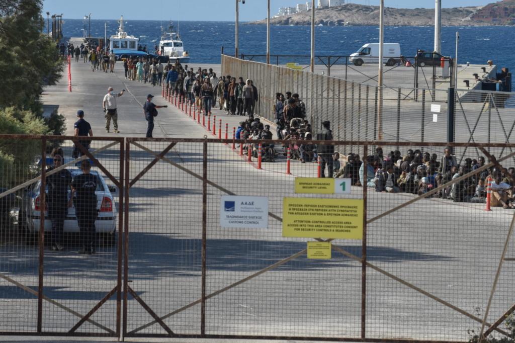 Καμπανάκι Politico για την εισβολή λαθρομεταναστών στη Κρήτη: «Η Ελλάδα και η Ιταλία κρούουν τον κώδωνα του κινδύνου για τη Λιβύη, αλλά οι σύμμαχοι δεν σπεύδουν να βοηθήσουν»