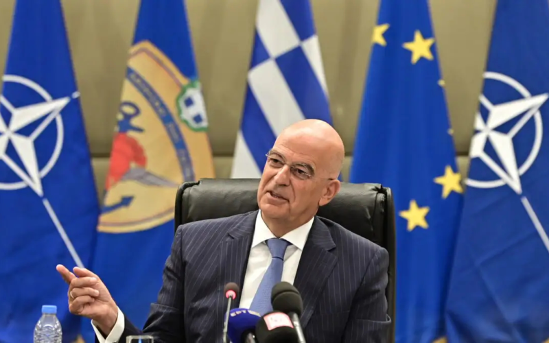 Η κυβέρνηση επιλέγει να αποδυναμώσει τις Ένοπλες Δυνάμεις μας με μια «εκσυγχρονιστική» πράξη εθνικής υπονόμευσης, ενώ η Τουρκία παραβιάζει καθημερινά τα ελληνικά σύνορα, αμφισβητεί την κυριαρχία μας στο Αιγαίο και προετοιμάζεται στρατιωτικά…