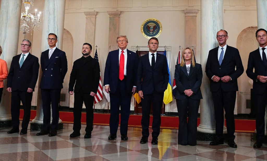 Η πιο παράξενη Σύνοδος για τον τερματισμό του πολέμου στην Ουκρανία διεξήχθη στον Λευκό Οίκο. Αντιφατικά τα συμπεράσματα, με τον Τράμπ ωστόσο να ξεκινά τις προετοιμασίες για τη συνάντηση Πούτιν - Ζελένσκι... 