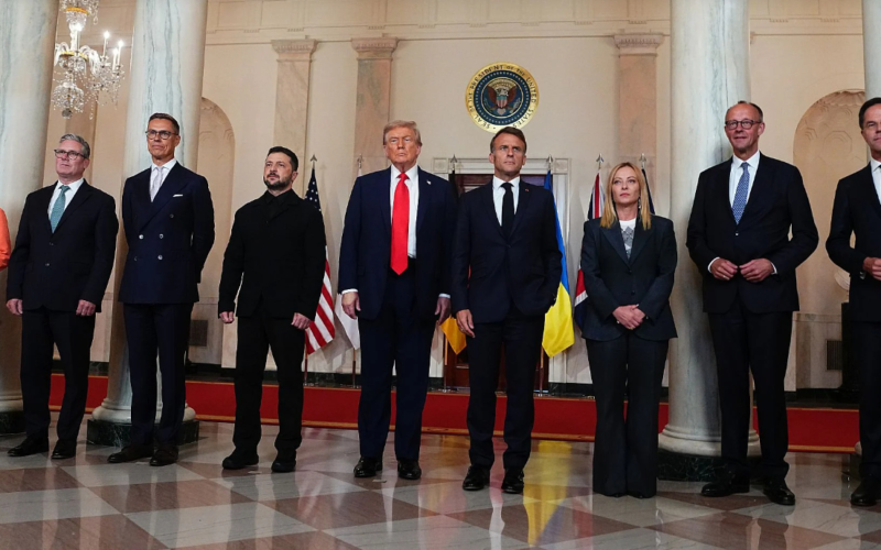 Η πιο παράξενη Σύνοδος για τον τερματισμό του πολέμου στην Ουκρανία διεξήχθη στον Λευκό Οίκο. Αντιφατικά τα συμπεράσματα, με τον Τράμπ ωστόσο να ξεκινά τις προετοιμασίες για τη συνάντηση Πούτιν – Ζελένσκι…
