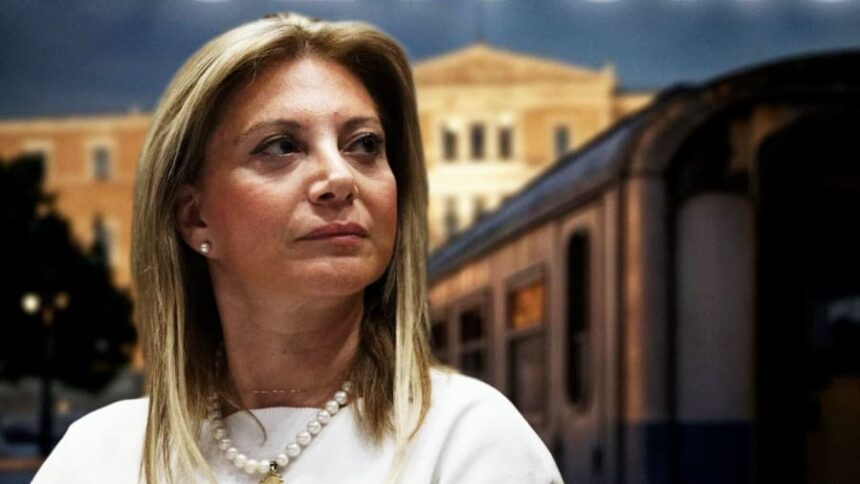 Η Μαρία Καρυστιανού ανακοίνωσε την ίδρυση κινήματος προκαλώντας τριγμούς σε ολόκληρο το Πολιτικό Σύστημα της Ελλάδας...