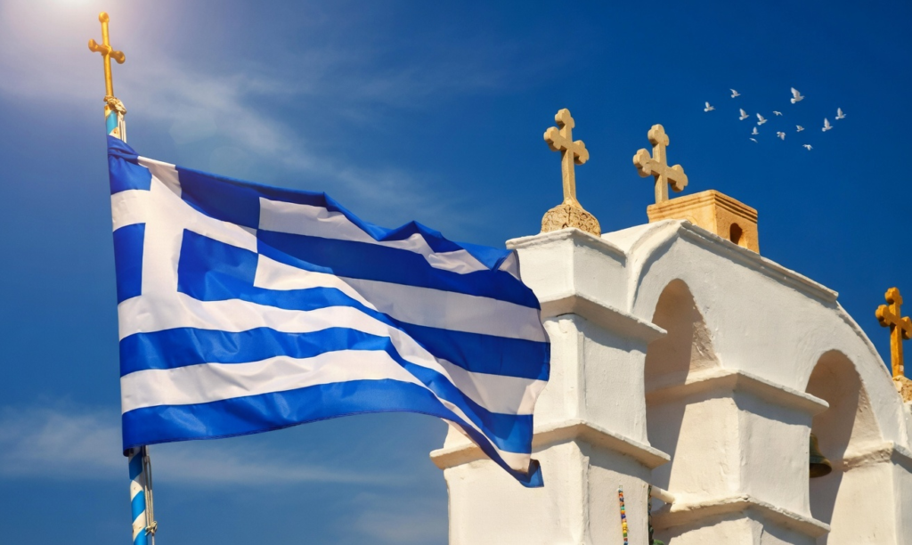 Ελληνική σημαία: Όσο εμείς τιμούμε τη Σταυροπροσκύνηση, κάποιοι άλλοι μεθοδεύουν τη «Σταυροκατάργηση»!