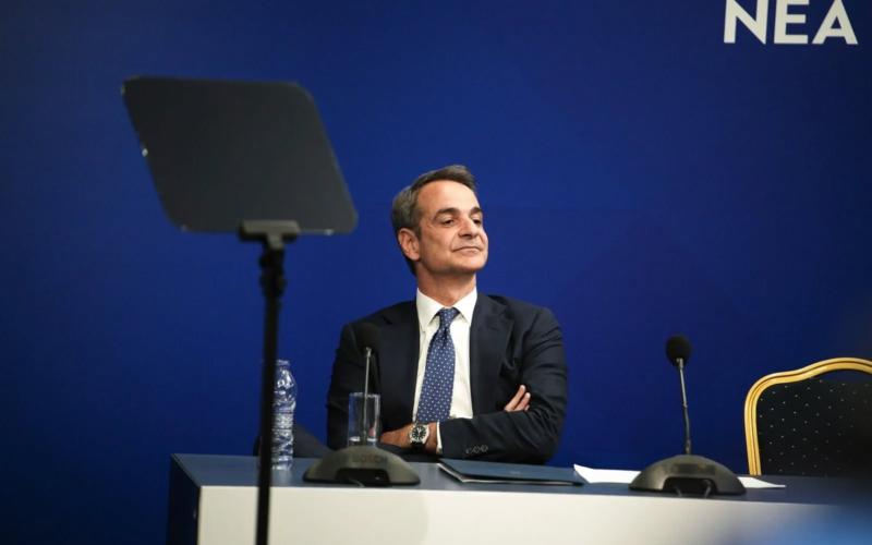Ξεκίνησε η κατάρρευση των καθεστωτικών μύθων. Τι σηματοδοτεί…