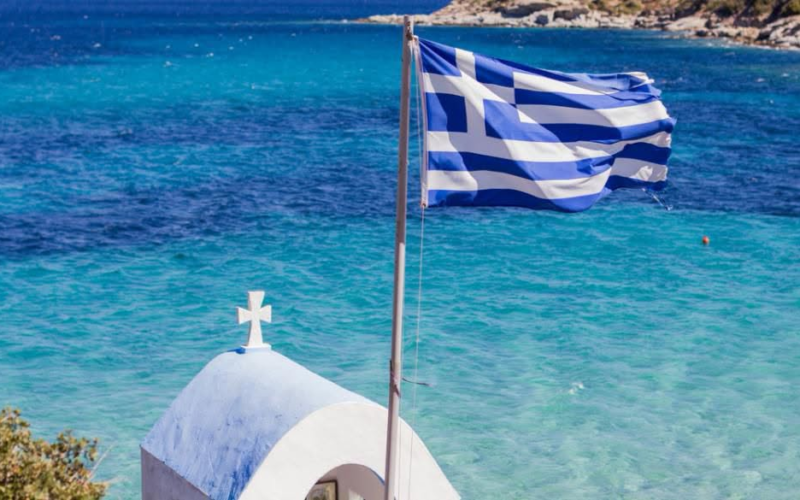 Ζούμε ελληνικά…